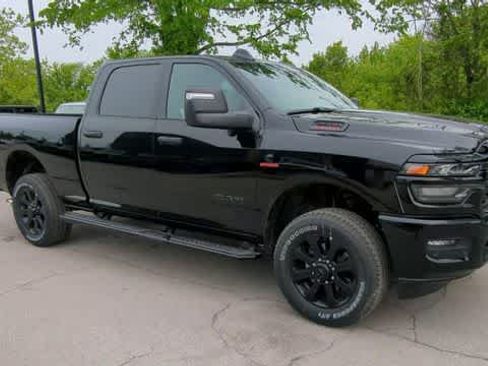 New 2026 RAM 2500 Big Horn AWD/4WD image 2