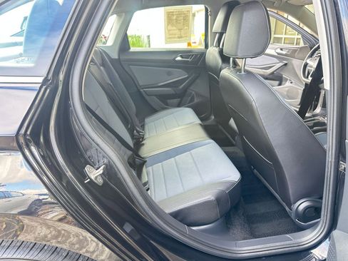 Used 2025 Volkswagen Jetta SE image 31