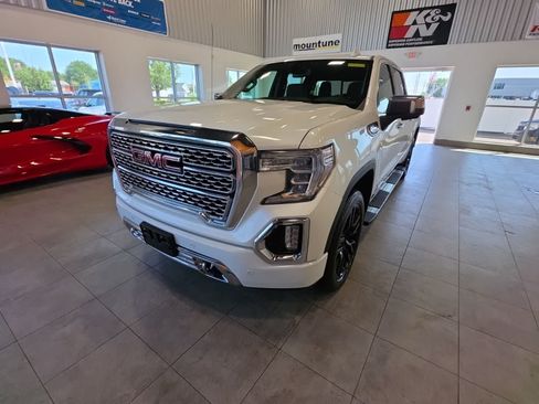 Used 2021 GMC Sierra 1500 Denali w/ Driver Alert Package II AWD/4WD image 2