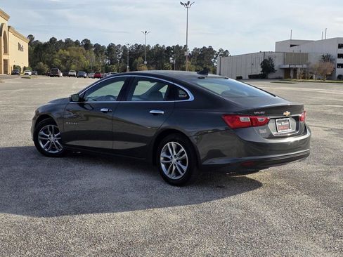 Used 2017 Chevrolet Malibu LT image 4