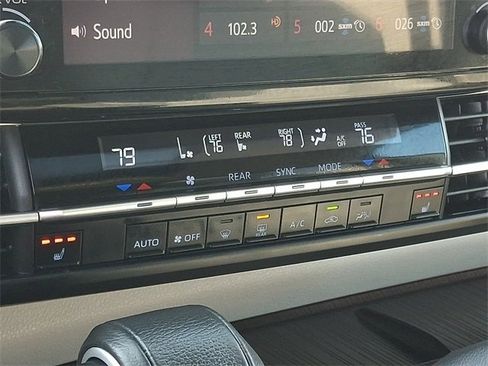 Certified 2024 Toyota Sienna XLE image 17