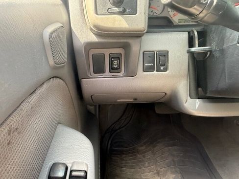 Used 2001 Nissan Xterra SE image 24