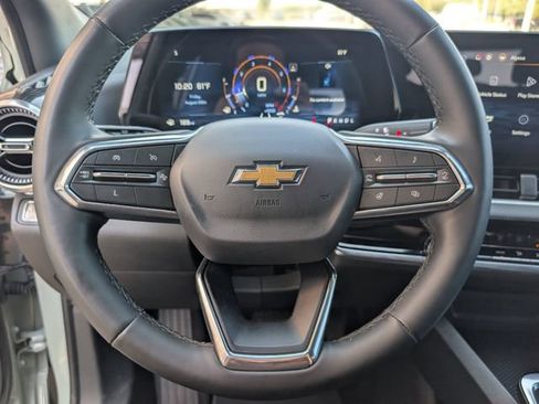 Used 2025 Chevrolet Equinox LT w/ Safety and Technology Package FWD image 12
