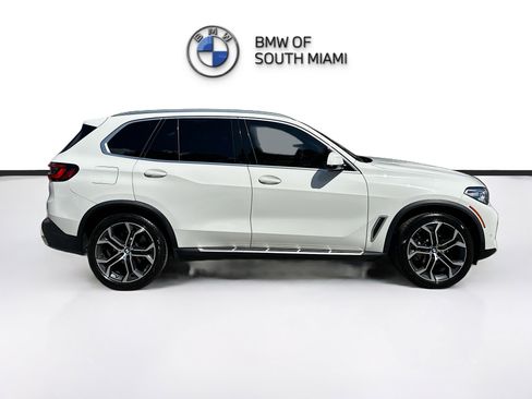 Used 2023 BMW X5 xDrive40i w/ Executive Package image 7