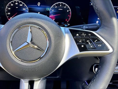 Used 2026 Mercedes-Benz GLB 250 4MATIC image 21