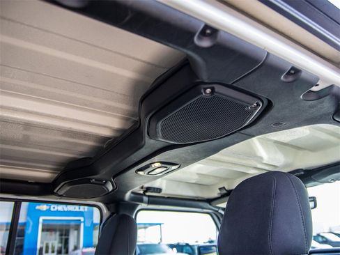 Used 2023 Jeep Gladiator Overland image 21