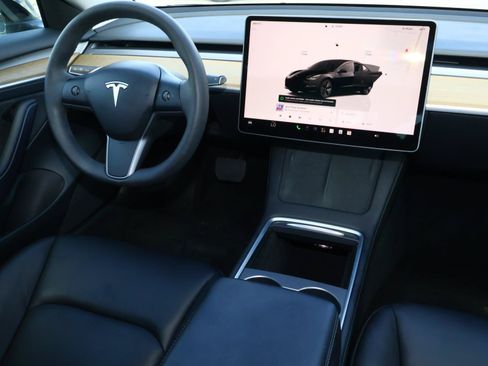 Used 2023 Tesla Model 3 Standard Range RWD image 9