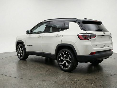 Used 2025 Jeep Compass Limited image 6