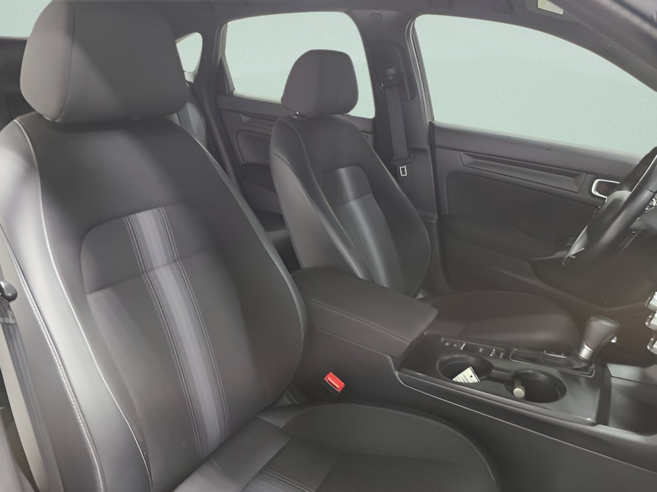 Used 2025 Honda Civic Sport image 13