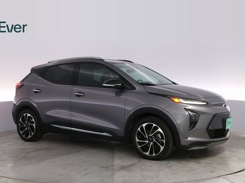 Used 2022 Chevrolet Bolt EUV Premier w/ Sun & Sound Package image 5