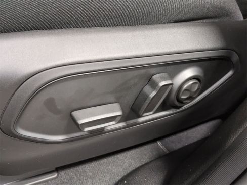 Used 2025 Jeep Grand Cherokee Laredo X w/ Luxury Tech Group I image 18