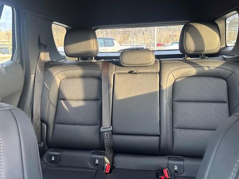 Used 2025 Chevrolet Equinox LT w/ Convenience Package II image 23