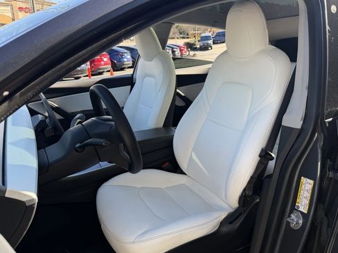 Used 2020 Tesla Model Y Performance image 25