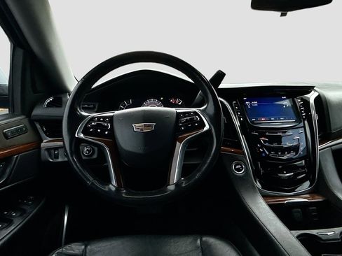 Used 2020 Cadillac Escalade ESV Luxury image 11