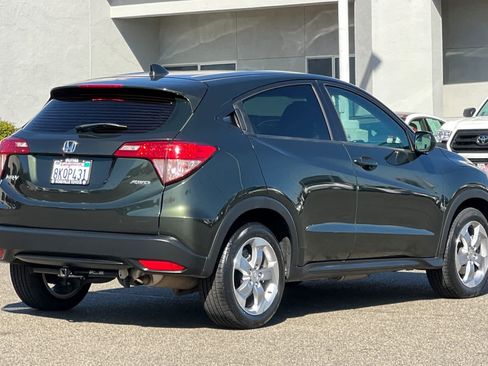 Used 2018 Honda HR-V LX image 2