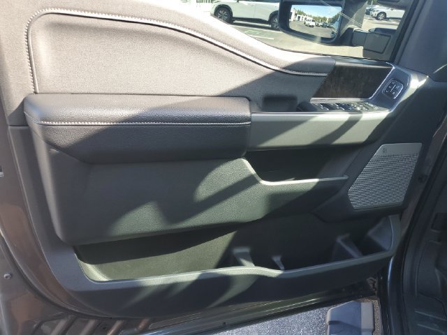 Used 2025 Ford F250 Lariat w/ Black Appearance Package AWD/4WD image 11