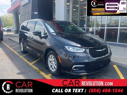 Used 2023 Chrysler Pacifica Touring-L