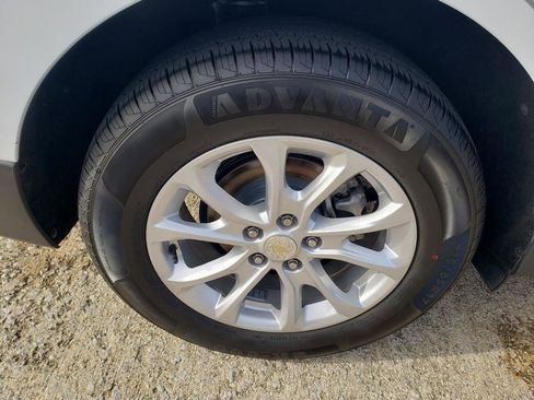 Used 2021 Chevrolet Equinox LT image 46