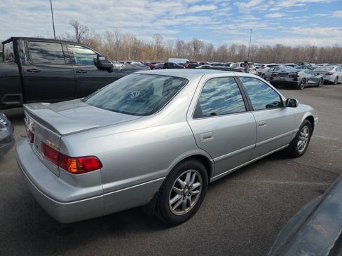 Used 2001 Toyota Camry XLE image 5