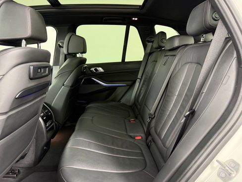 Used 2019 BMW X5 xDrive40i w/ M Sport Package image 18