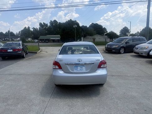 Used 2010 Toyota Yaris Sedan FWD image 6