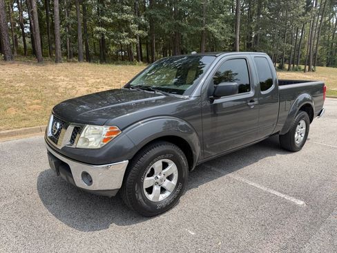 Used 2011 Nissan Frontier SV w/ SV Premium Utility Pkg RWD image 1