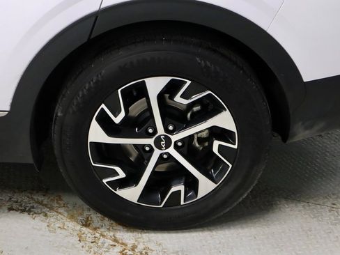 Used 2025 Kia Sportage EX w/ Premium Package image 21