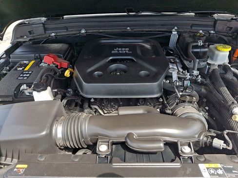 Used 2023 Jeep Wrangler Unlimited Sahara w/ Cold Weather Group image 30