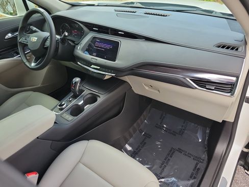Used 2019 Cadillac XT4 Luxury image 11
