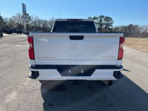 Used 2024 Chevrolet Silverado 2500 High Country w/ High Country Premium Package image 4