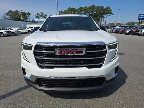 Used 2025 GMC Acadia Elevation image 8