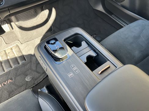 Used 2023 Nissan Ariya AWD image 19