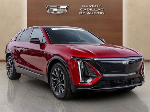 Used 2024 Cadillac Lyriq Sport image 6