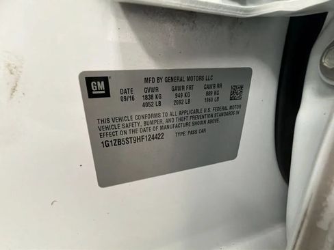 Used 2017 Chevrolet Malibu LS w/ LPO, Convenience Package 2 FWD image 25