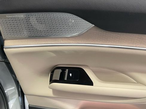 Used 2025 Volvo EX90 Ultra image 46