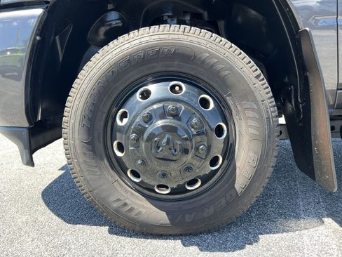 Used 2024 RAM 3500 Big Horn w/ Night Edition AWD/4WD image 12