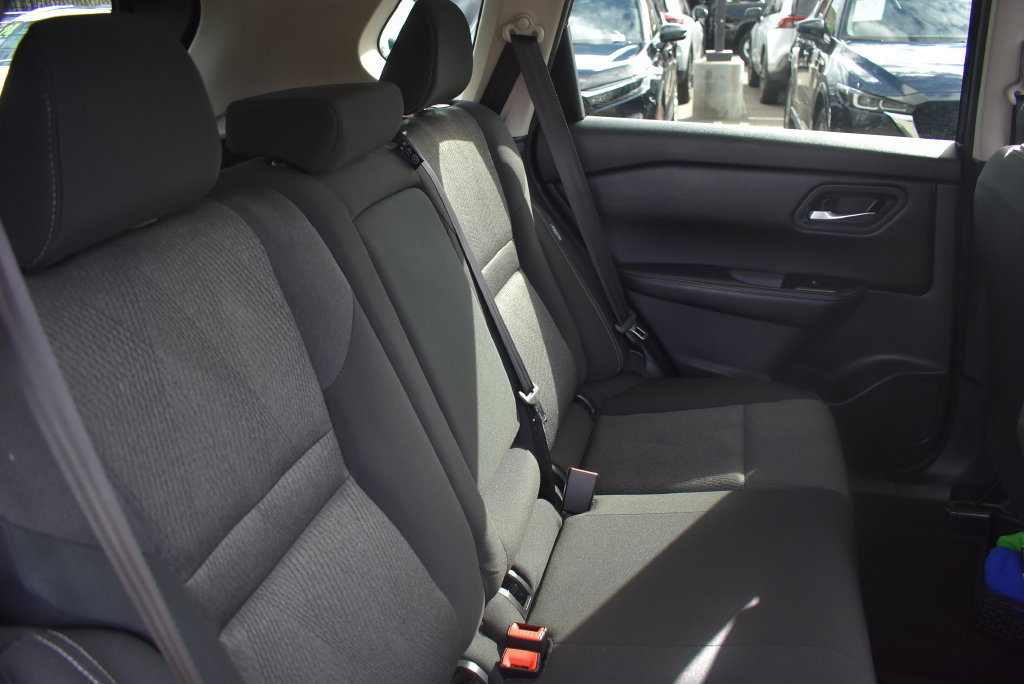 Used 2025 Nissan Rogue SV FWD image 14