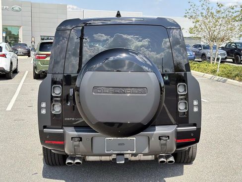 New 2025 Land Rover Defender 130 V8 image 4
