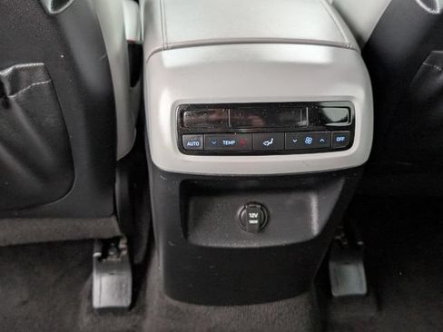 Used 2024 Hyundai Palisade SEL FWD image 17