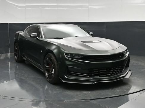 Used 2020 Chevrolet Camaro SS RWD image 6