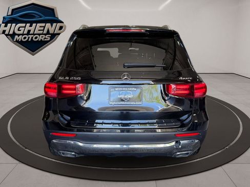 Used 2025 Mercedes-Benz GLB 250 4MATIC image 5