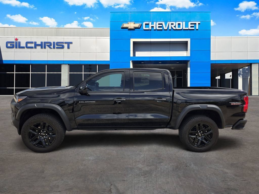 New 2025 Chevrolet Colorado Trail Boss w/ Midnight Edition AWD/4WD image 5