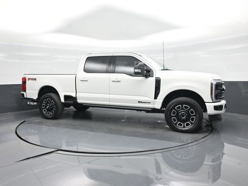 New 2026 Ford F250 Platinum w/ FX4 Off-Road Package image 10