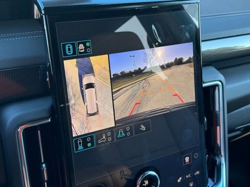 New 2026 GMC Yukon XL Elevation w/ LPO, Elevation Black Package image 32