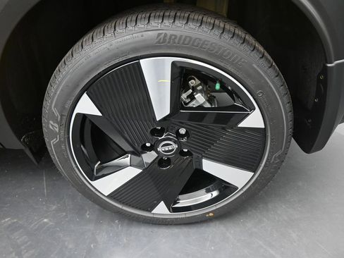 New 2026 Nissan Kicks SR w/ SR Premium Package image 28