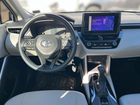 Used 2025 Toyota Corolla Cross L image 22