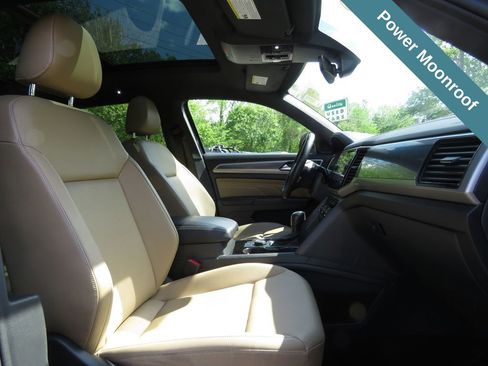 Used 2020 Volkswagen Atlas Cross Sport SEL R-Line AWD/4WD image 13