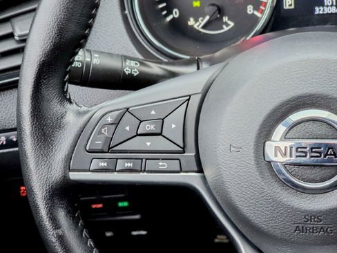 Used 2022 Nissan Rogue Sport SV image 37