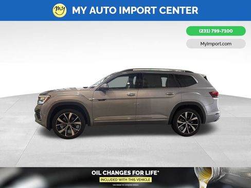 Used 2025 Volkswagen Atlas SEL Premium R-Line image 4