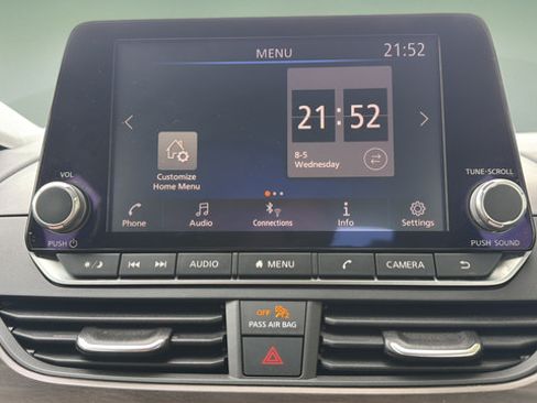 Used 2024 Nissan Altima 2.5 SV AWD/4WD image 21